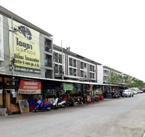 อาคารพาณิชย์ติดตลาดไท