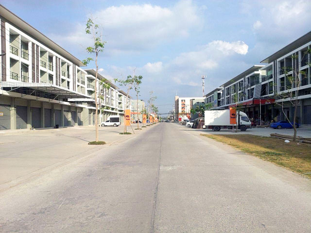 ขายอาคารพาณิชย์ติดตลาดไท