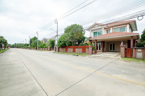 บ้านเดี่ยวหรูเขตสายไหม-กรุงเทพ ติดทางด่วน บ้านเดี่ยวบนถนนจตุโชติ บ้านวรารมย์-พรีเมี่ยมวัชรพล-จตุโชติ ลดราคากู้ได้สูง พิเศษ11.5ล้านบาท