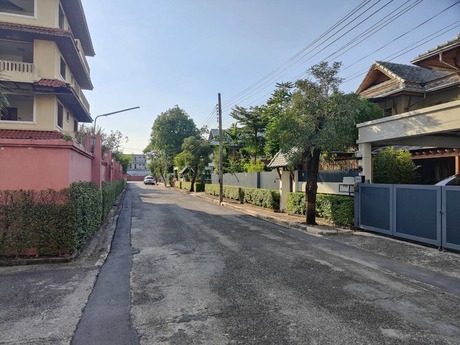 ขายบ้านเดี่ยวหลังใหญ่ หมู่บ้านโนเบิลวานา ถนนบรมราชชนนี ขายต่ำกว่าประเมินราคาไว้ กู้ได้เต็ม